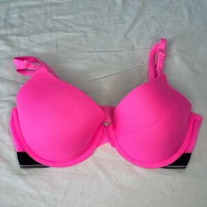 PINK Victoria’s Secret hot pink wear everywhere t-shirt lightly lined bra 34D